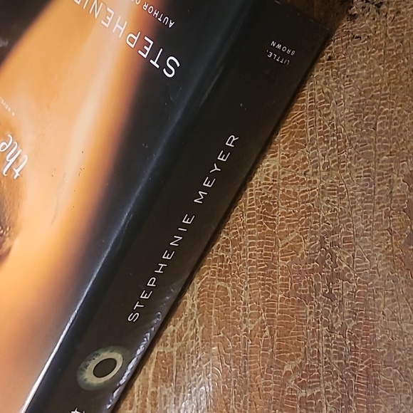 The Host by Stephenie Meyer Hardcover - Picture 2 of 4